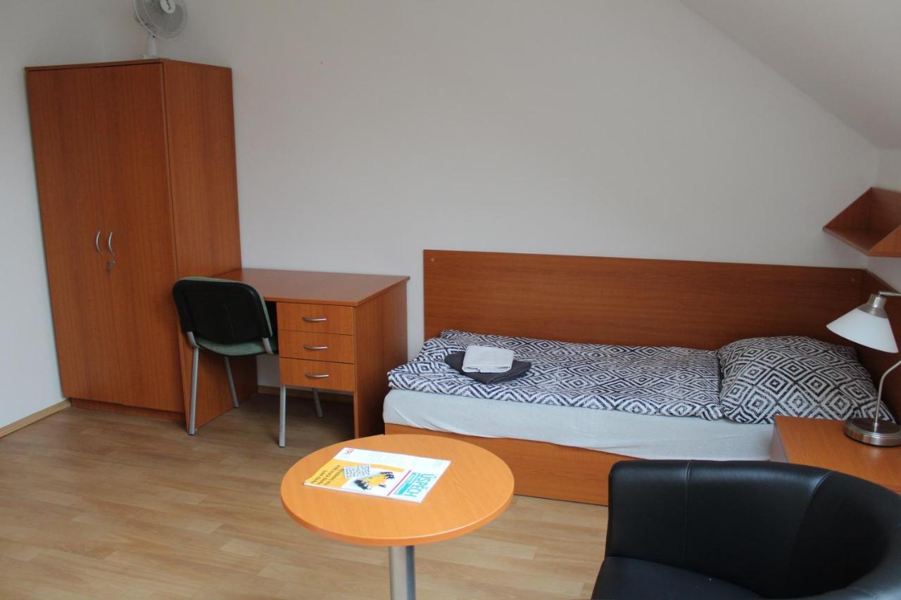 Ubytování Na špejcharu, Želevčice Slaný Exterior foto