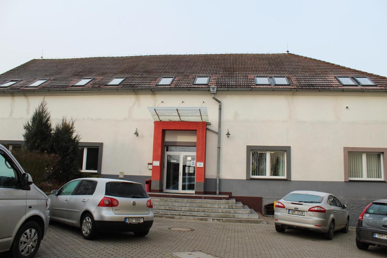 Ubytování Na špejcharu, Želevčice Slaný Exterior foto